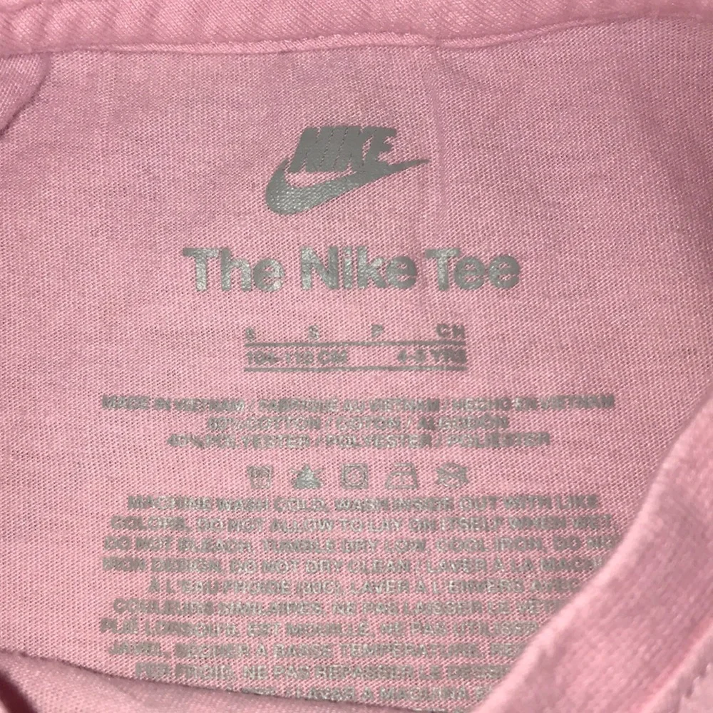 Nike Girls' Pink Graphic Logo Tee